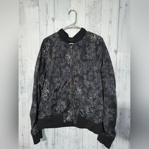 Size Large /XLarge Reversable Bomber Jacket Japanese Print / Black